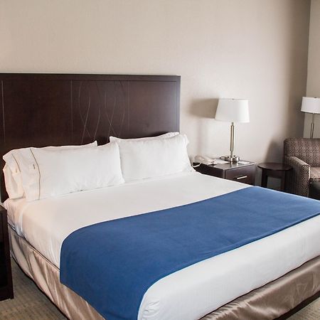 Holiday Inn Express And Suites Sikeston By Ihg Exterior foto