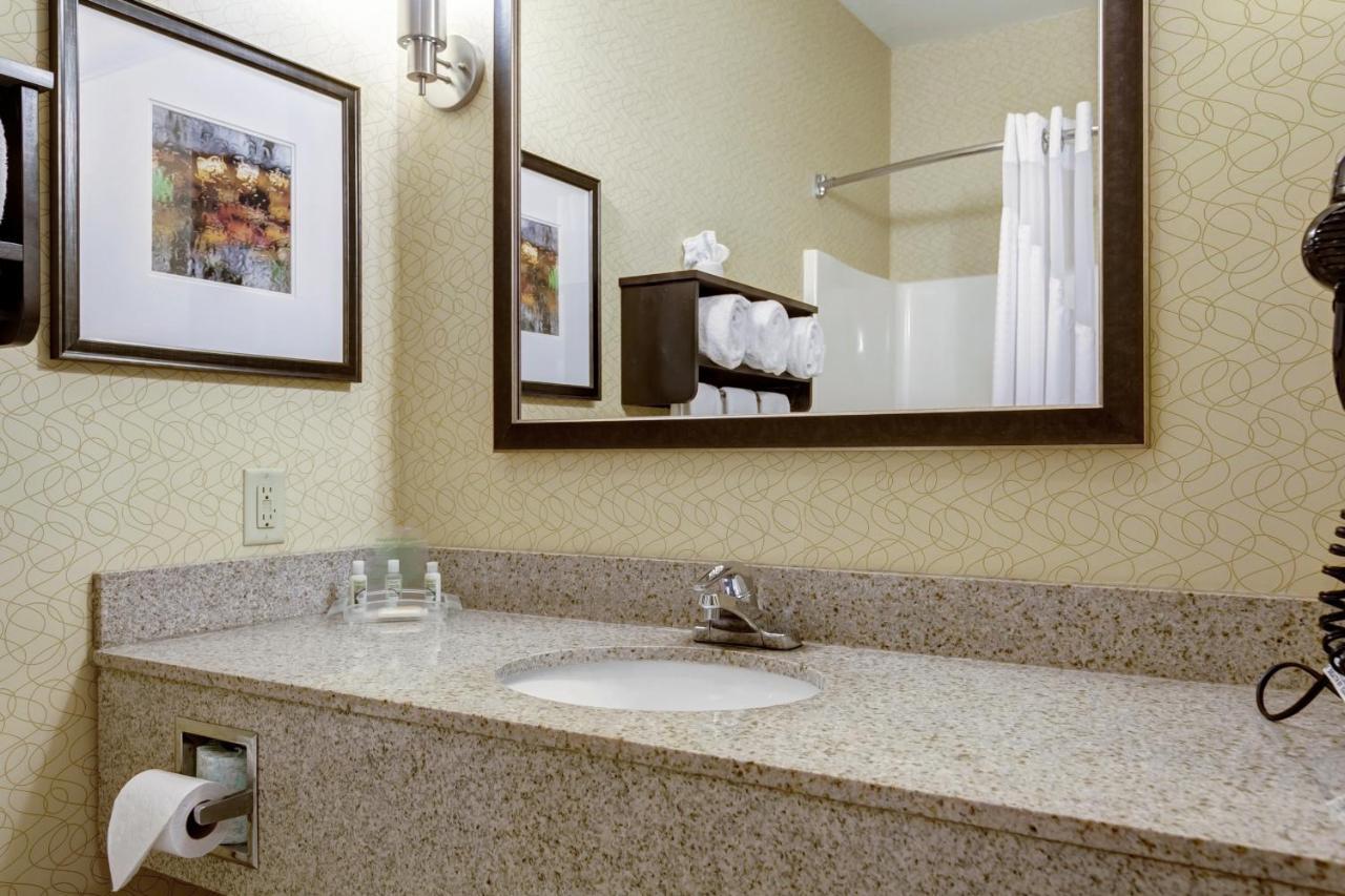 Holiday Inn Express And Suites Sikeston By Ihg Exterior foto